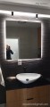 Lustro z podświetleniem LED. Światło wydobywa się zza lustra, tworząc wyjątkowy nastrój w łazience.